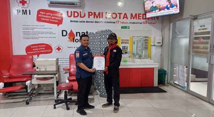 Relawan GRAS Terima Penghargaan 10 Kali Donor Darah Sukarela dari PMI Kota Medan