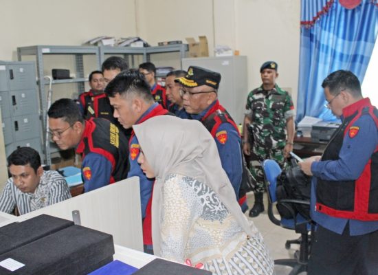 Kejati Sumut Geledah Dua Kantor di Tebing Tinggi Terkait Dugaan Korupsi Pengadaan Smartboard SMP