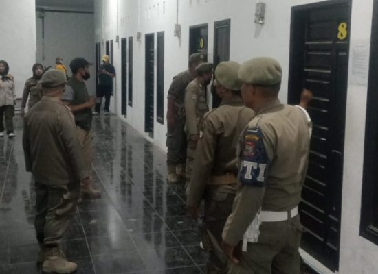 Pemko Tanjungbalai Gelar Razia Pekat, Amankan 25 Orang di Sejumlah Penginapan dan Kost
