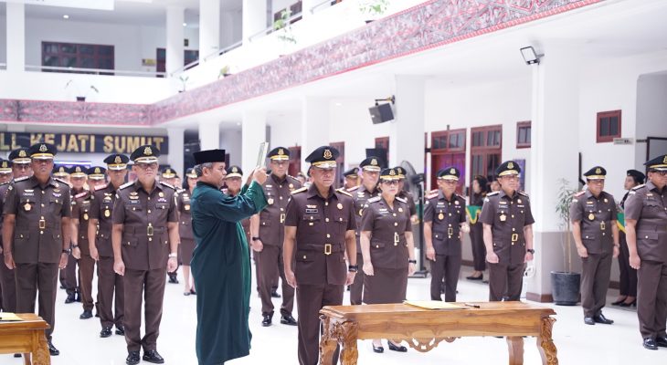 Kepala Kejati Sumut Lantik 15 Kajari dan 5 Asisten Baru, Tegaskan Pentingnya Integritas dan Keadilan bagi Masyarakat