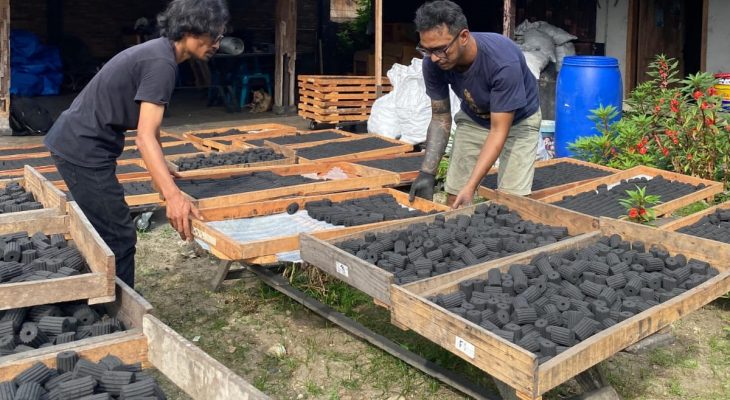 PLN Dukung Produksi Briket Ramah Lingkungan di Pematangsiantar, Dorong Ekonomi Hijau dan Transisi Energi Bersih