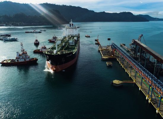 Pelindo Multi Terminal Catat Pertumbuhan Positif Arus Kargo Curah Cair, Dorong Efisiensi Logistik Nasional