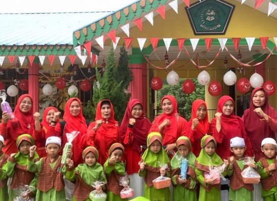 RA Marhamah Labuhanbatu Raih Predikat Satuan Pendidikan Ramah Anak Nasional 2025