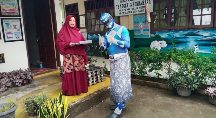 Power Rangers Antar Makanan Bergizi Gratis, Siswa SD di Aceh Tamiang Riuh Gembira