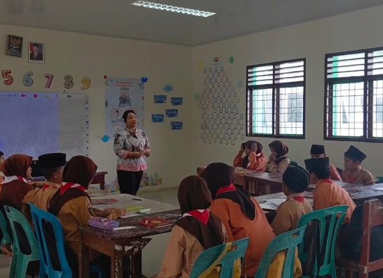 Kisah Inspiratif Guru Kristen Mengajar di Madrasah: Apriyanti, Teladan Moderasi Beragama dari Tapanuli Utara