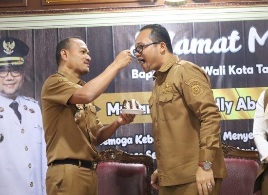 Wali Kota dan Jajaran Pemko Tanjungbalai Rayakan Ulang Tahun Wakil Wali Kota Fadly Abdina ke-41