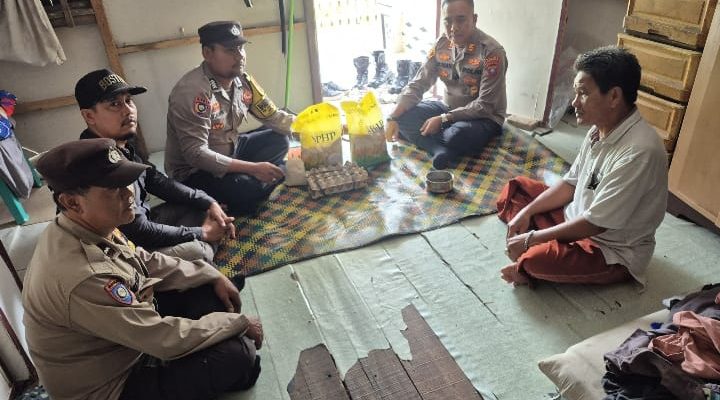 Polsek Teluk Nibung Salurkan Bantuan Sembako Lewat Program “Jum’at Berkah Berbagi”