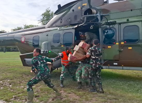 TNI AU Pastikan Dukungan Logistik untuk Korban Banjir dan Longsor di Sibolga Berjalan Lancar