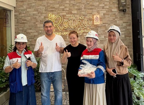 PGN Area Medan Tingkatkan Layanan, Rayakan 30 Tahun Kesetiaan Pelanggan Bika Ambon Ny Ratna Djuita