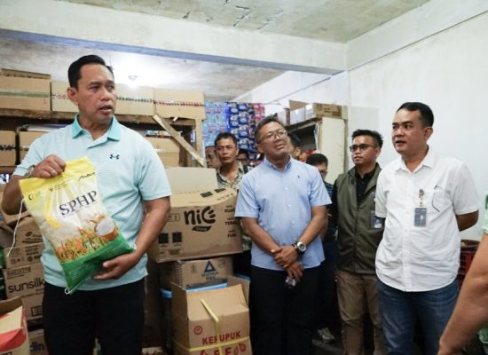 Bulog dan Satgas Pangan Sidak ke Pasar Palapa Brayan dan PT Musim Mas, Pastikan Harga Sembako Stabil Jelang Natal dan Tahun Baru