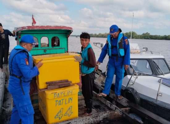 Satpolair Polres Tanjungbalai Ajak Nelayan Jaga Kamtibmas dan Waspadai Cuaca di Perairan Asahan