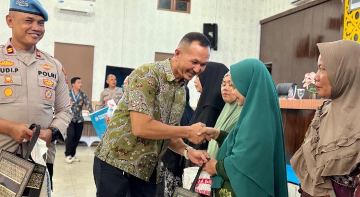 Pelindo Regional 1 Salurkan Bantuan Sembako bagi Warga Terdampak Banjir Rob di Belawan