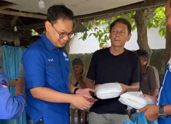 Berkah Jumat: Muhammad Rizki Rifai Salurkan Bantuan untuk Warga Desa Karang Rejo