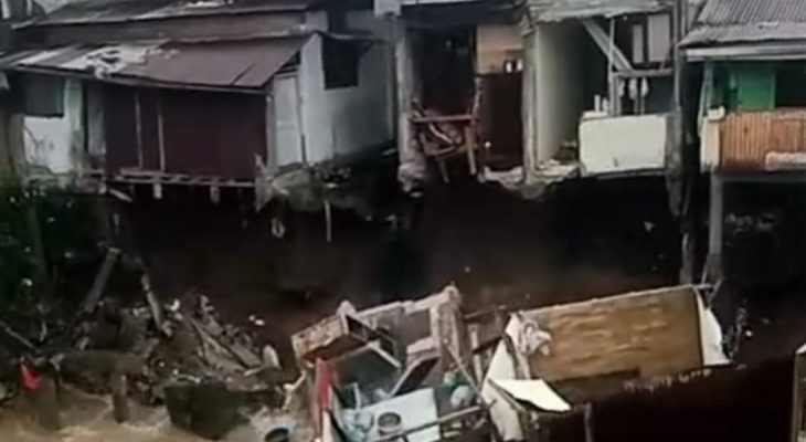 Longsor Susulan Banjir Medan Rusak Tiga Rumah Warga di Multatuli, Bantaran Sungai Deli Terancam Ambruk