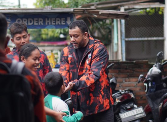 Kader Pemuda Pancasila Medan Polonia Bergerak Cepat Bantu Warga Terdampak Banjir, Rommy Van Boy Apresiasi Kerja Nyata di Lapangan