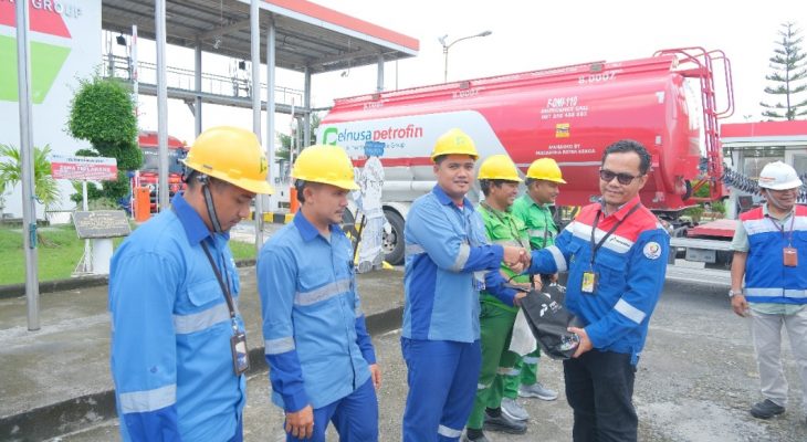 Pertamina Patra Niaga Sumbagut Salurkan Bantuan untuk Warga Terdampak Banjir di Medan