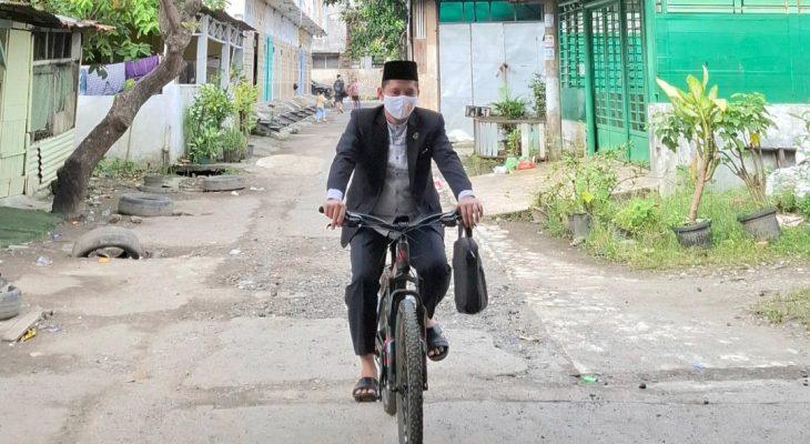 Kelangkaan BBM di Medan, Kepala KUA Medan Perjuangan Kayuh Sepeda Demi Tepat Waktu Menikahkan Warga