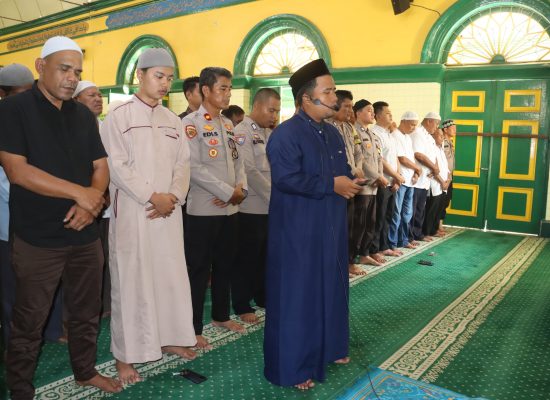 Polres Tanjung Balai Gelar Salat Gaib untuk Korban Banjir dan Longsor di Aceh, Sumut, dan Sumbar