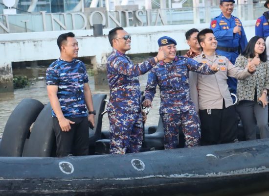 Sat Polairud Polres Tanjungbalai Bagikan 300 Paket Sembako untuk Nelayan di Peringatan HUT Polairud ke-75