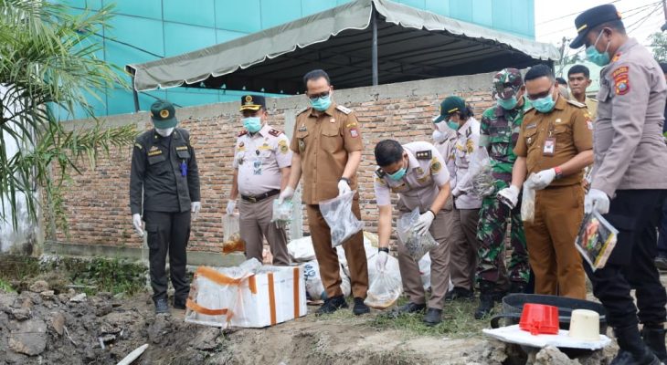 Wawako Tanjungbalai Hadiri Pemusnahan Komoditas Ilegal Pembawa Hama dan Penyakit Karantina