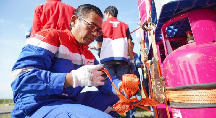 Pertamina Patra Niaga Distribusikan 72 Tabung LPG ke Bener Meriah via Udara di Tengah Akses Darat Terputus