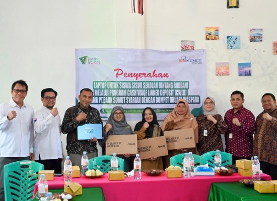 Bank Sumut Salurkan Empat Laptop untuk Sekolah Bintang Rabbani Melalui Program Cash Waqf Linked Deposit