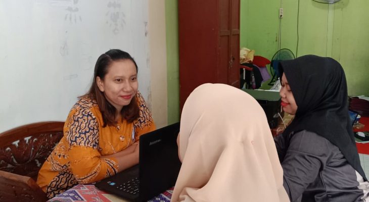 Martogi Veronica Manik, Lentera Moderasi Beragama dari Balik Meja Administrasi MIN 9 Langkat