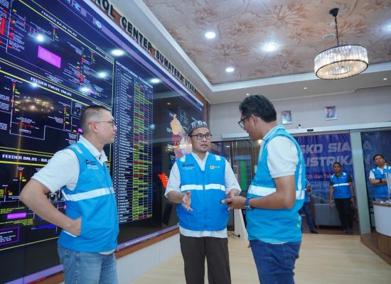 Malam Tahun Baru 2026, GM PLN UID Sumut Pantau Keandalan Listrik dari DCC
