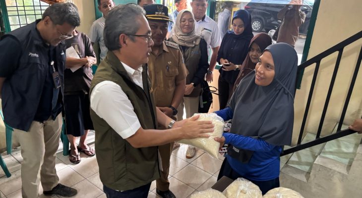 Direktur Keuangan Perum Bulog Tinjau Penyaluran Beras Bencana di Binjai, Pastikan Distribusi Tepat Sasaran