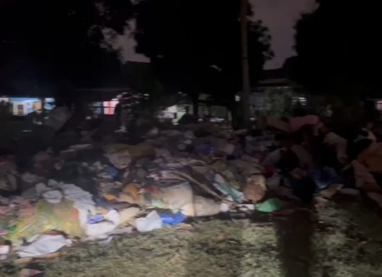 Tumpukan Sampah Pasca Banjir di Jalan Sawit Perumnas Simalingkar Belum Diangkut, Warga Minta Respons Cepat Pemkot