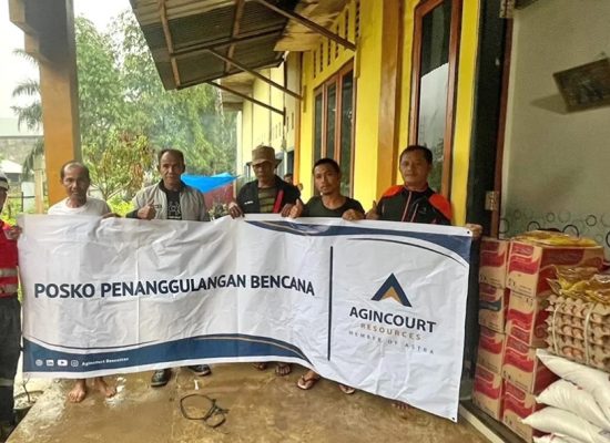 Tim ERT Agincourt Resources dan ERG ESDM Siaga Bencana Salurkan Bantuan ke Puluhan Desa Terdampak