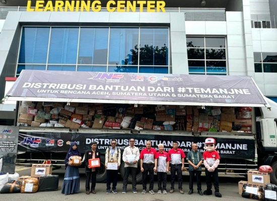 JNE Salurkan Lebih dari 500 Ton Bantuan untuk Korban Banjir dan Longsor di Aceh, Sumut, dan Sumbar