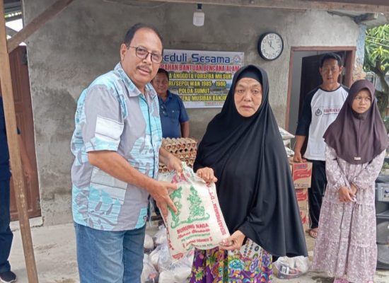 FORSEBA Sepolwan 1985/1986 Polda Sumut Salurkan Bantuan untuk Anggota Terdampak Banjir