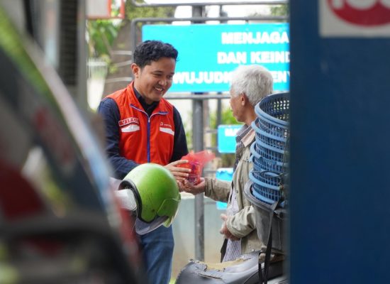 Peringati Natal 2025, Pertamina Patra Niaga Sumbagut Berbagi 2.500 Bingkisan di 25 SPBU