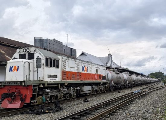 Pulihkan Distribusi Energi Pascabanjir, KAI Divre I Sumut Tingkatkan Angkutan BBM hingga 43 Persen