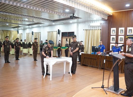 Kajati Sumut Lantik Asisten Intelijen dan Kajari Tebing Tinggi