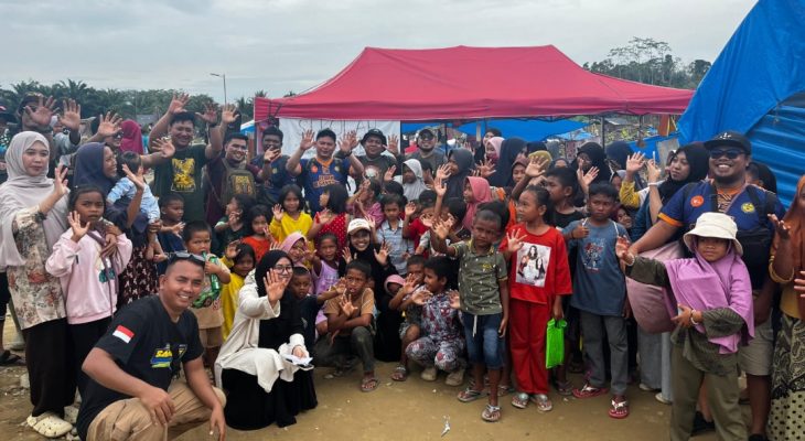 Isak Tangis Warnai Perpisahan Guru Relawan dengan Anak-anak Penyintas Banjir di Aceh Tamiang