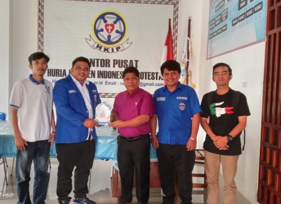 DPC GAMKI Simalungun Silaturahmi dengan Bishop HKIP, Siap Bantu Perjuangkan Aspirasi Gereja