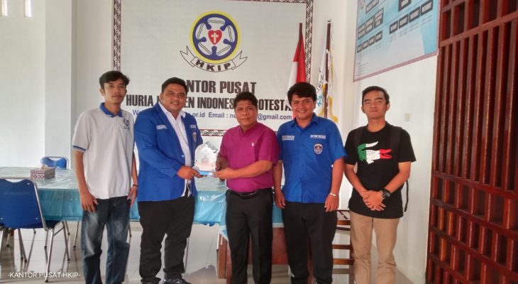 DPC GAMKI Simalungun Silaturahmi dengan Bishop HKIP, Siap Bantu Perjuangkan Aspirasi Gereja