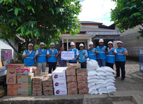 YBM PLN Salurkan Bantuan Sembako untuk Warga Terdampak Bencana di Batu Hula Tapanuli Selatan