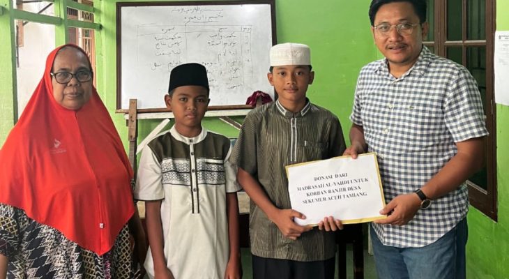 Madrasah Al-Yahdi Medan Salurkan Donasi untuk Jaga Literasi Al-Qur’an Anak Penyintas Bencana di Aceh Tamiang