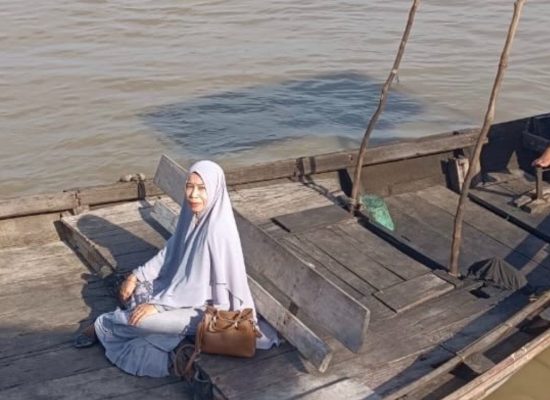 Latifah Sudarmy, Penyuluh Agama KUA Tanjung Tiram, Konsisten Menyuluh Warga Pesisir Lewat Program Suluh Laut