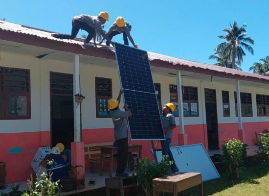 Program SuperSUN PLN Hadirkan Listrik Energi Surya ke Sekolah Terpencil di Mandailing Natal