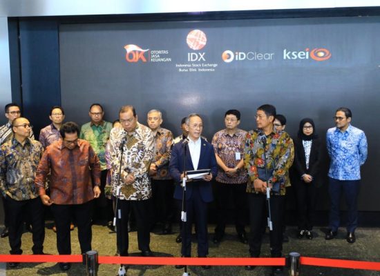 OJK Siapkan Instrumen Stabilitas Pasar, IHSG Terus Dipantau