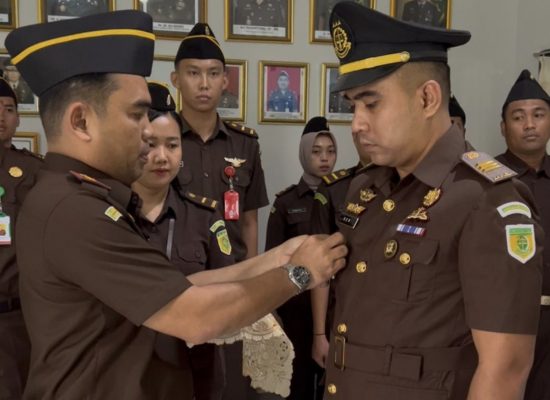 Kajari Poso Lantik Dua Pejabat Baru, Tekankan Integritas dan Disiplin Aparatur