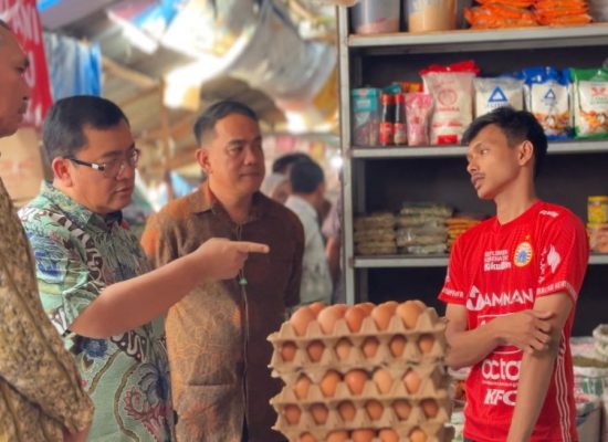 Dewas Perum Bulog Sidak Pasar Sei Sikambing, Pastikan Stok dan Harga Pangan Stabil
