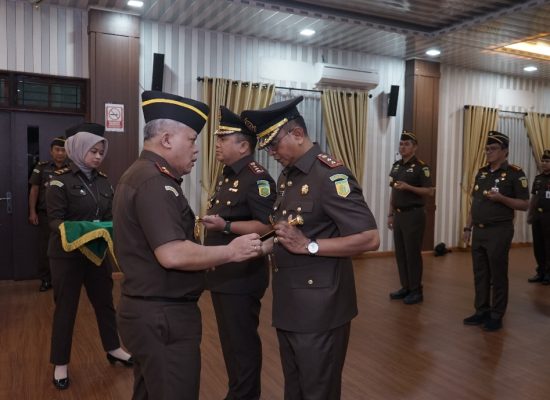 Kajati Sumut Lantik Kajari Deli Serdang dan Padang Lawas, Tekankan Soliditas dan Integritas