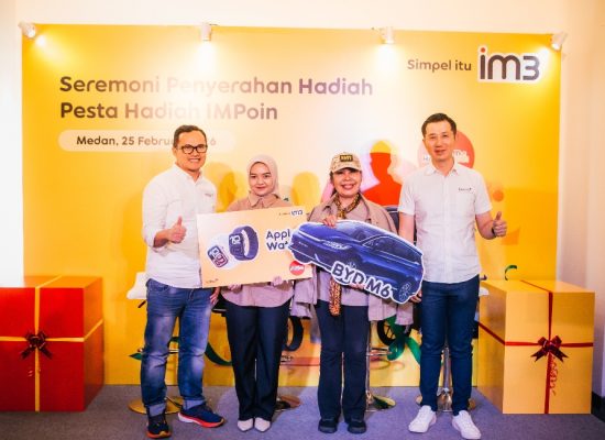 IM3 Serahkan Grand Prize IMPoin Pesta Hadiah 2025 di Medan, Pelanggan Boyong Mobil Listrik BYD M6