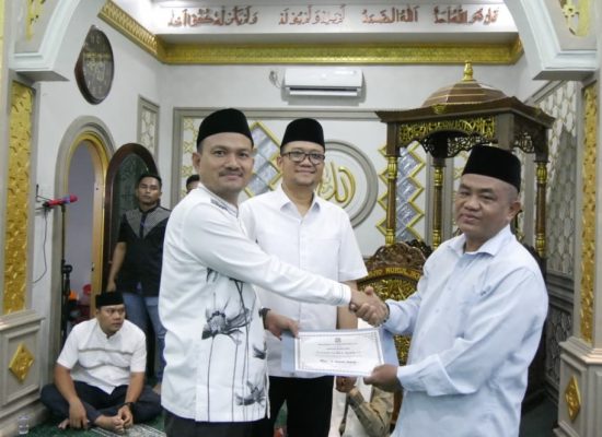 Safari Ramadan di Masjid Nurul Ikhwan, Wali Kota Mahyaruddin Salim Ajak Warga Perkuat Ketakwaan dan Dukung Penataan Kota