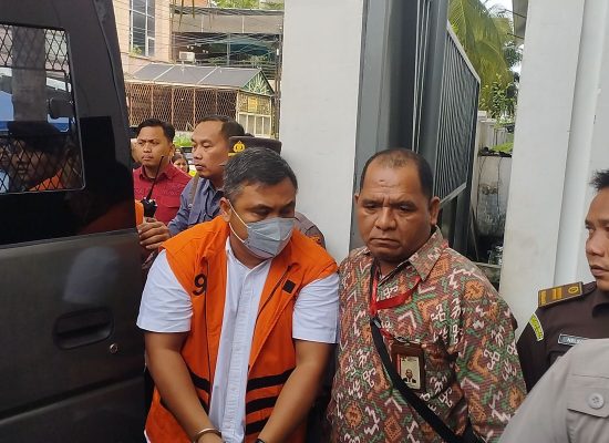 Mantan Kadis PUPR Sumut Topan Obaja Ginting Dituntut 5,6 Tahun Penjara dalam Kasus Korupsi Proyek Jalan Rp231 Miliar